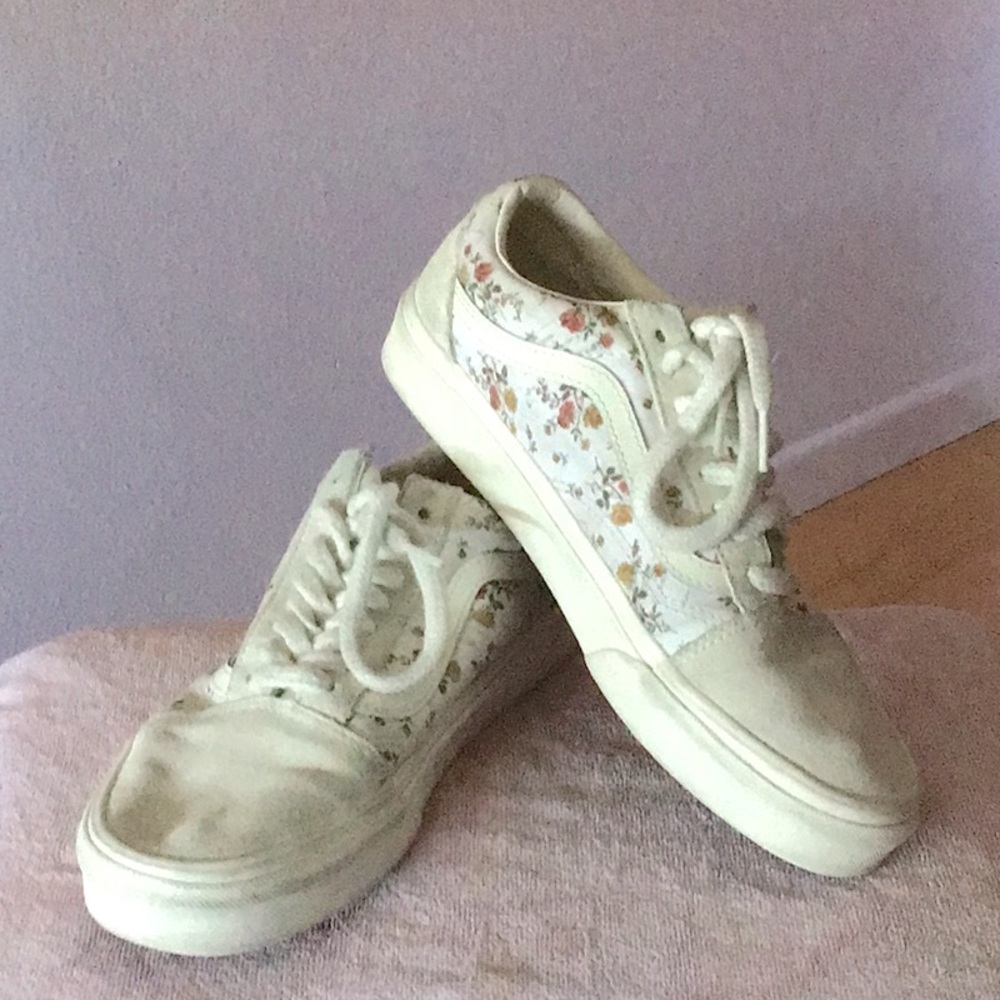 Van floral shoes